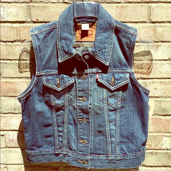 Levi's Tops - NWT Levi’s vest